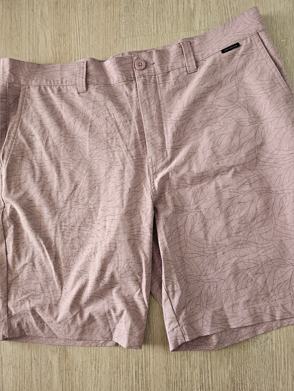 TravisMathew Men’s Golf Shorts Size 38 Pink Leaf Print Stretch Performance 20"